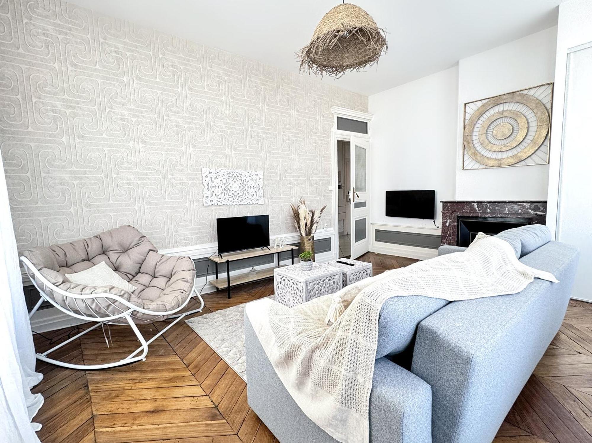 Suite Cinnabar Oullins Exterior photo