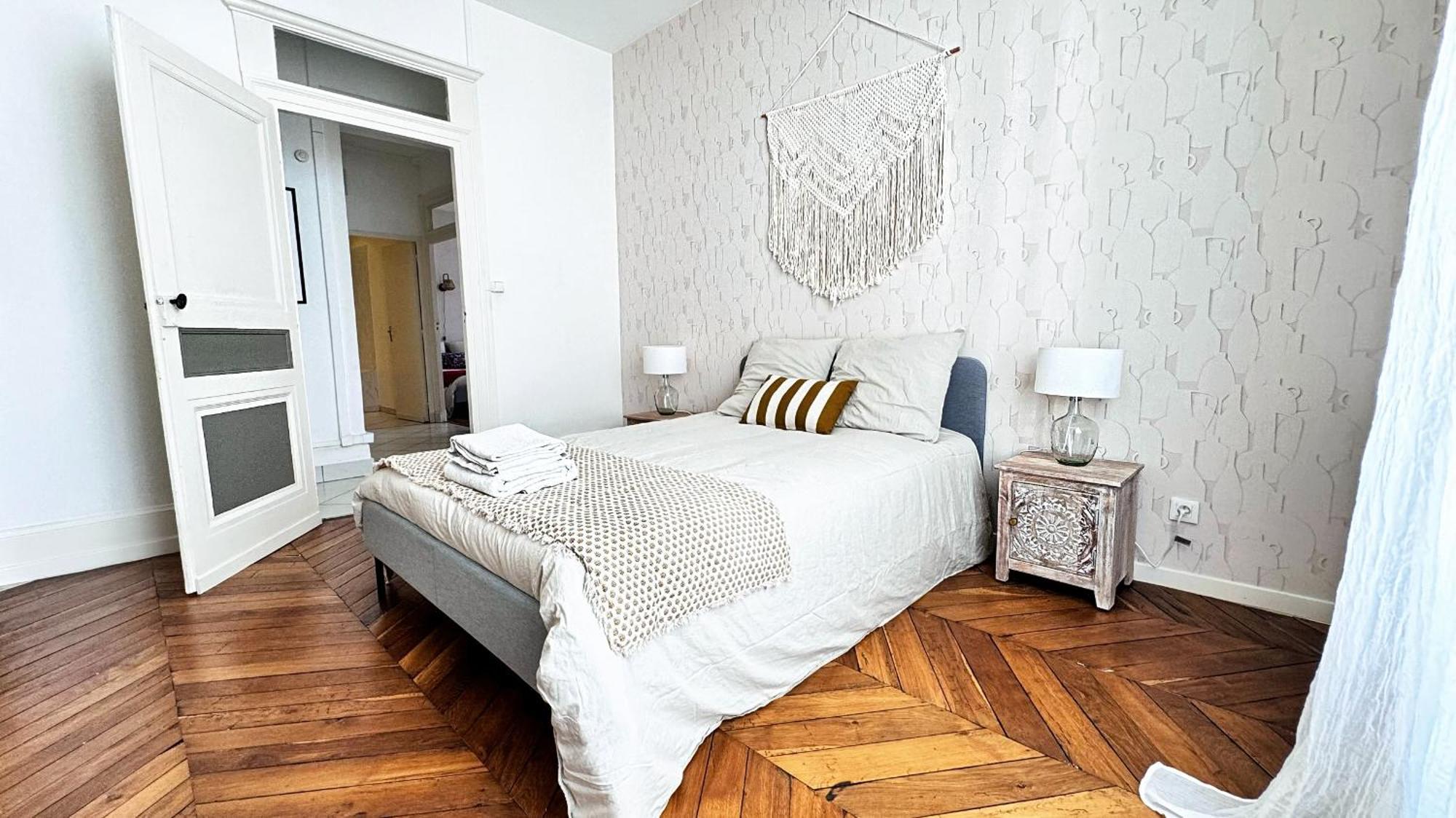 Suite Cinnabar Oullins Exterior photo