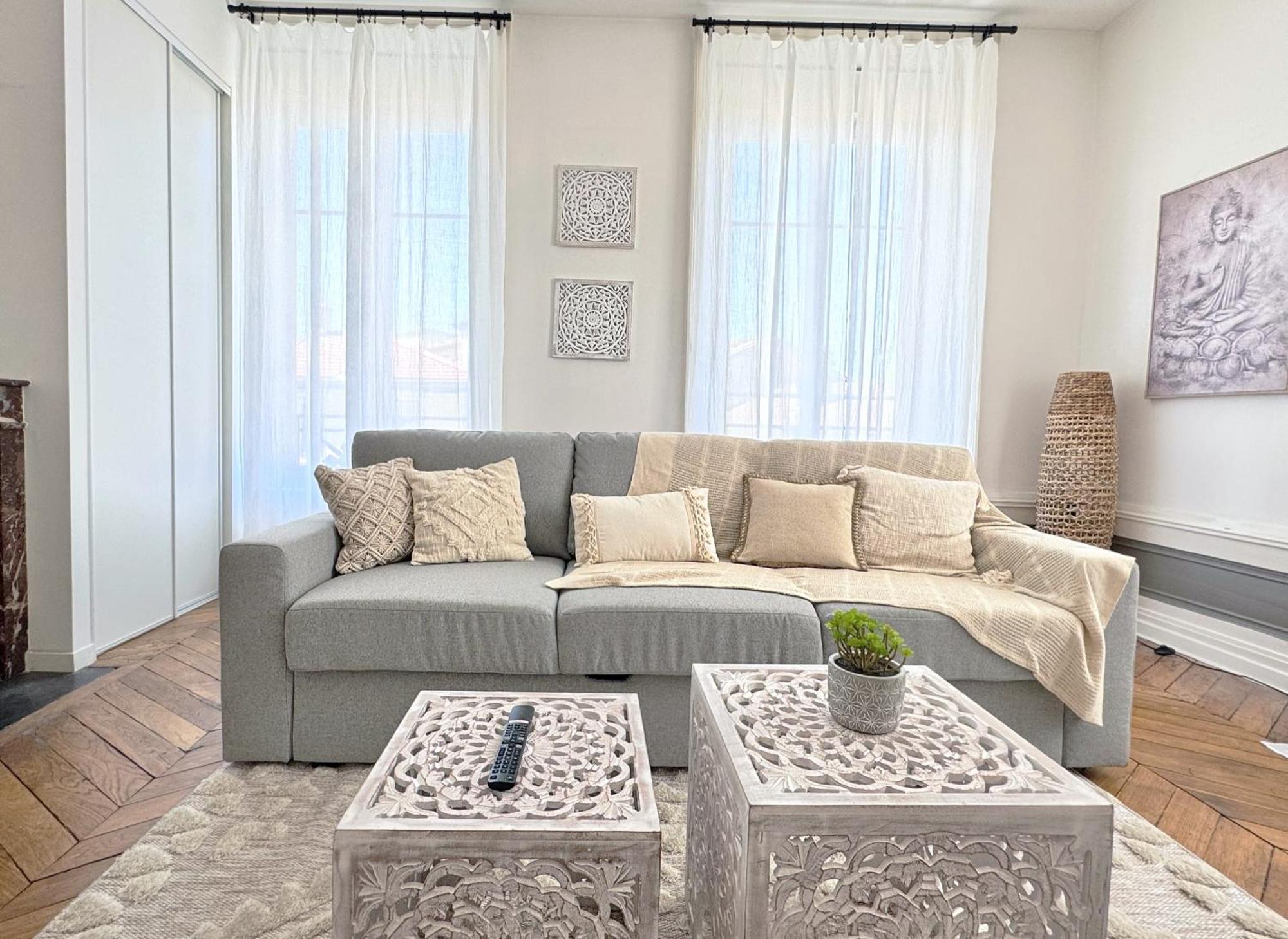 Suite Cinnabar Oullins Exterior photo