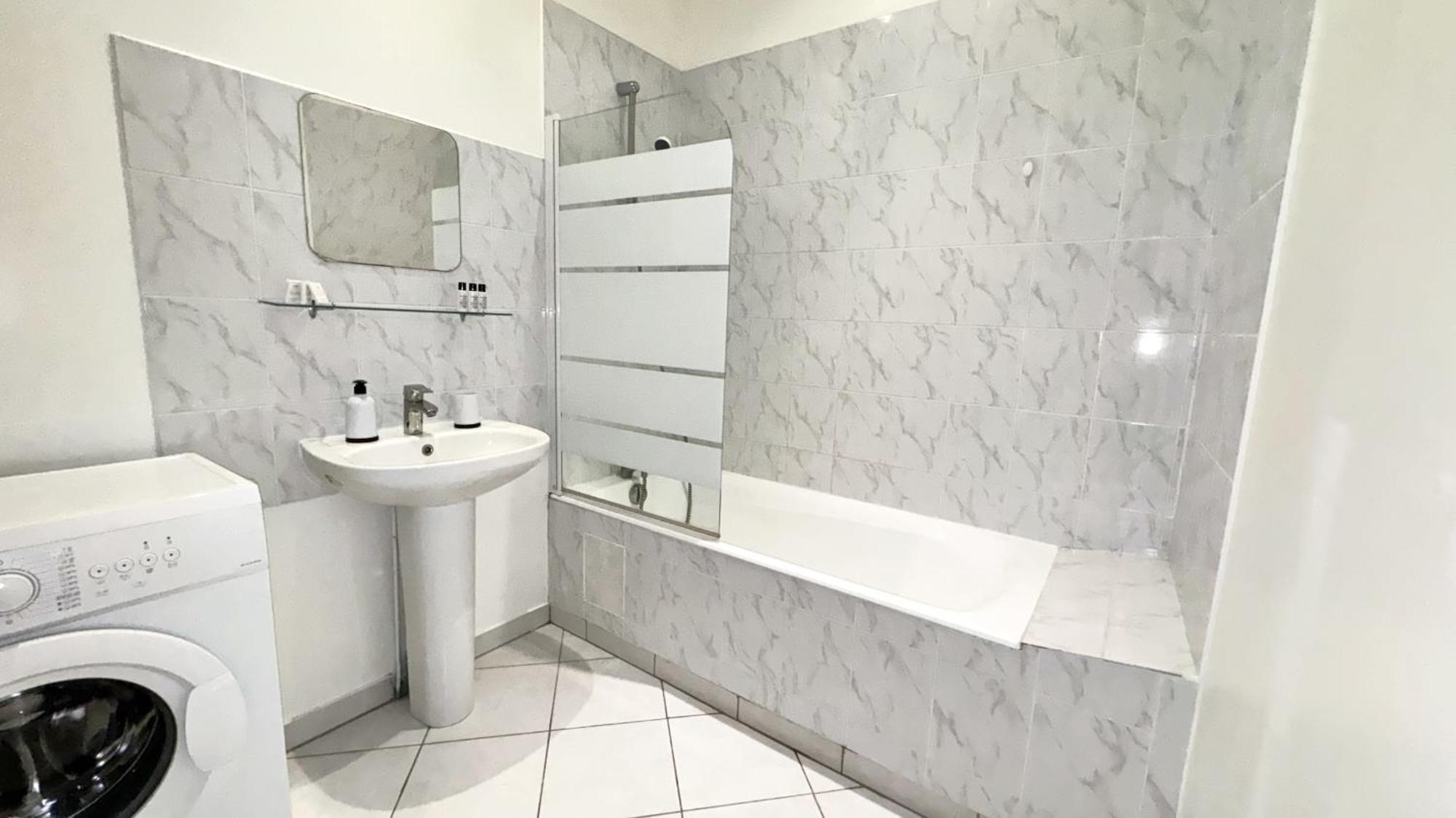 Suite Cinnabar Oullins Exterior photo